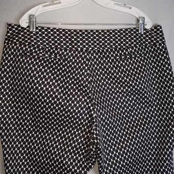 Worthington Modern Fit Black/White Capri Pants Women's Plus Size 18 - Picture 5 of 9